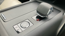 Land Rover Discovery 3.0 D300 Dynamic SE 5dr Auto Diesel Station Wagon